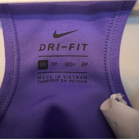 Nike Swoosh Sports bra - Picture 2 of 7